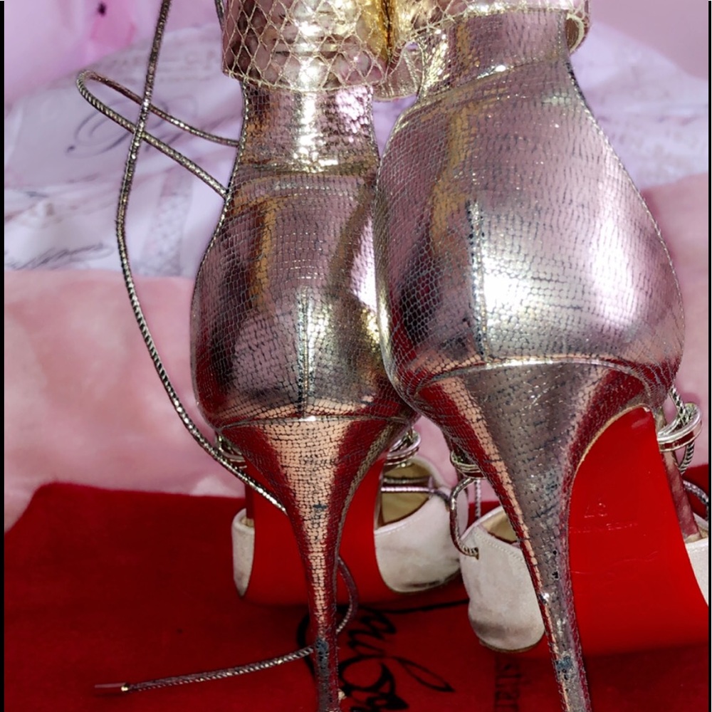 Red bottom heels - Picture 2 of 3